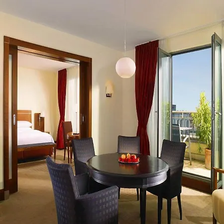 Hotell Sheraton Carlton 5*