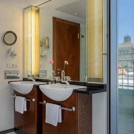 Sheraton Carlton Hotell 5*