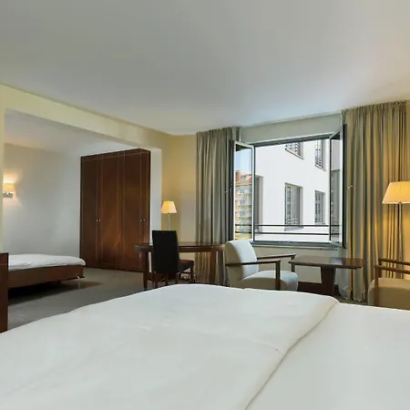 Sheraton Carlton Hotel 5*