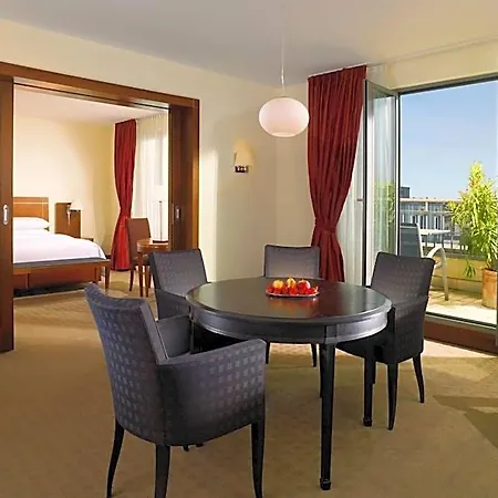 Sheraton Carlton Hotel 5*