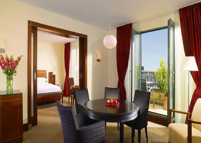 מלון Sheraton Carlton 5*