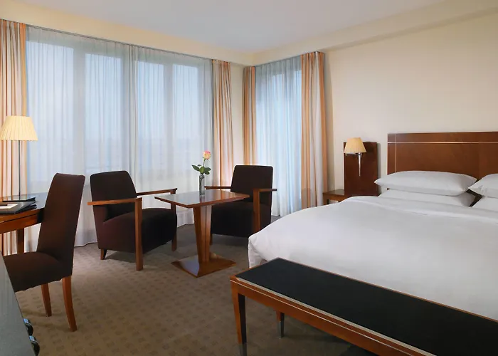 מלון Sheraton Carlton 5*