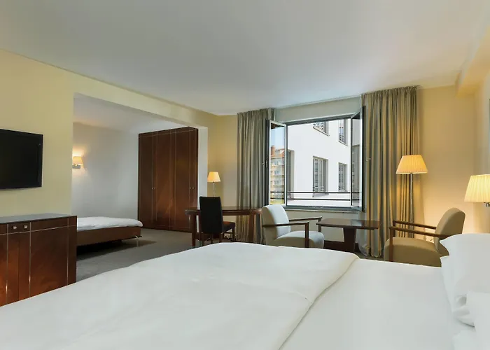 Sheraton Carlton Hotel 5*